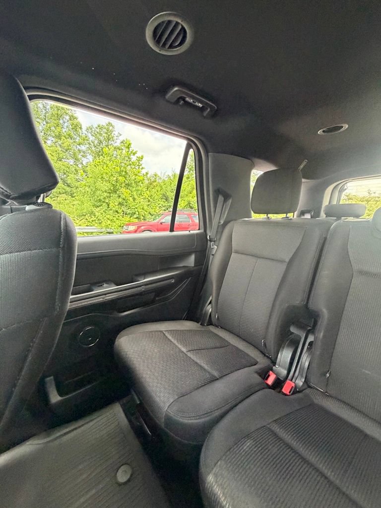 Used 2018 Ford Expedition XLT AWD/4WD image 19