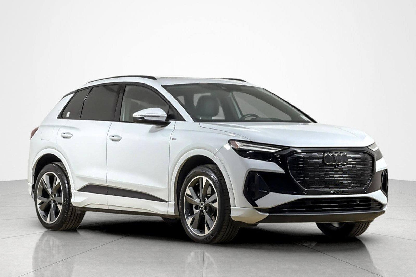 Certified 2023 Audi Q4 e-tron Premium Plus w/ Premium Plus AWD/4WD image 7