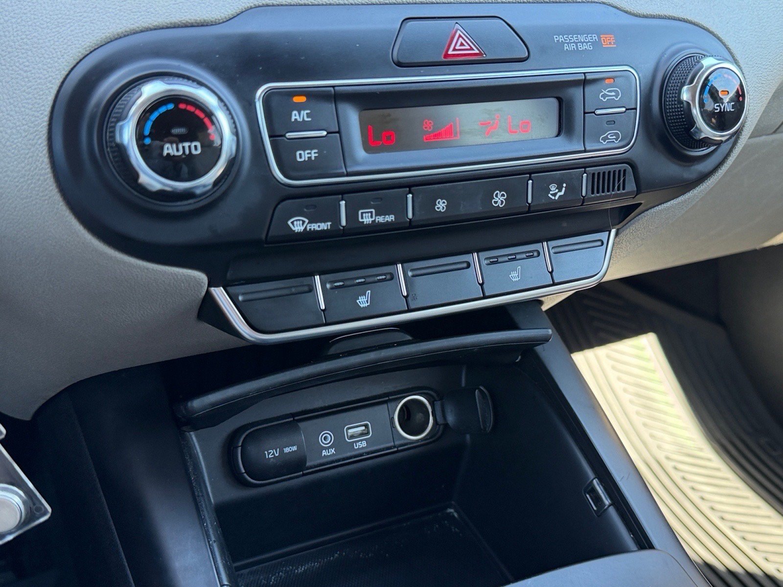 Used 2020 Kia Sorento LX w/ LX I4 Convenience Package FWD image 26