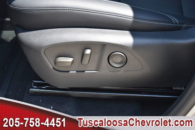 New 2027 Chevrolet Traverse LT w/ Sun and Wheel Package FWD image 17