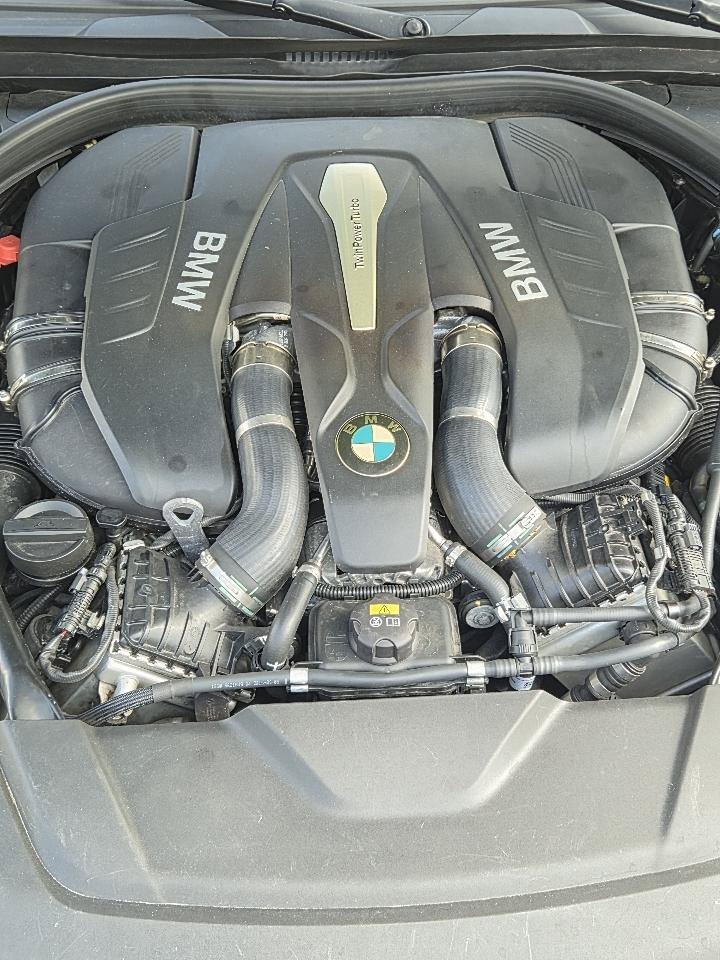 Used 2016 BMW 750i xDrive AWD/4WD image 27