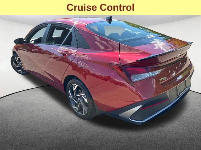 Used 2025 Hyundai Elantra Sport image 9