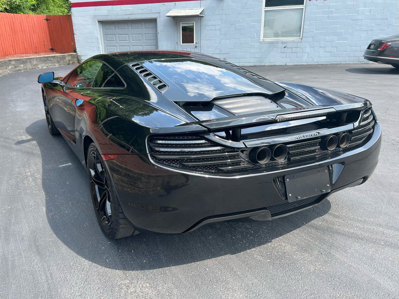 Used 2012 McLaren MP4-12C Coupe RWD image 6