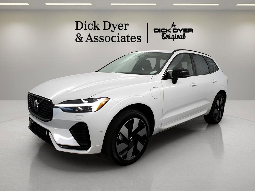 Certified 2025 Volvo XC60 T8 Plus w/ Protection Package Premier image 5