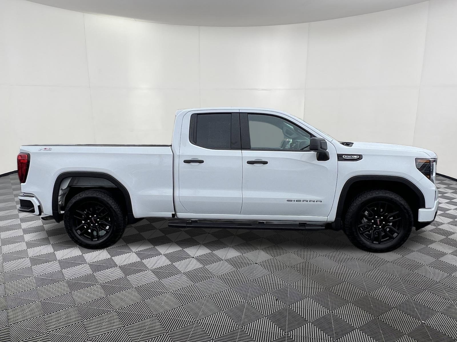 Certified 2025 GMC Sierra 1500 Pro w/ Graphite Edition image 7