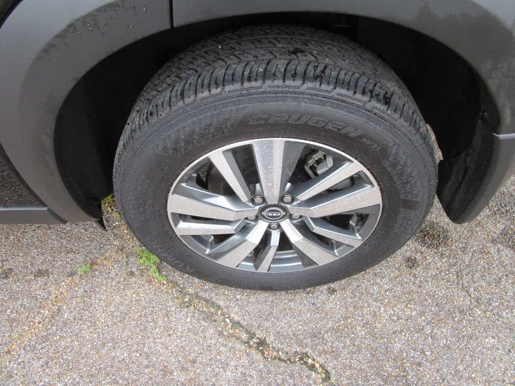 Used 2024 Nissan Pathfinder SL FWD image 13