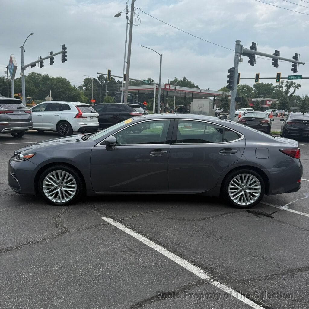 Used 2018 Lexus ES 350 w/ Luxury Package w/Wood Trim FWD image 9