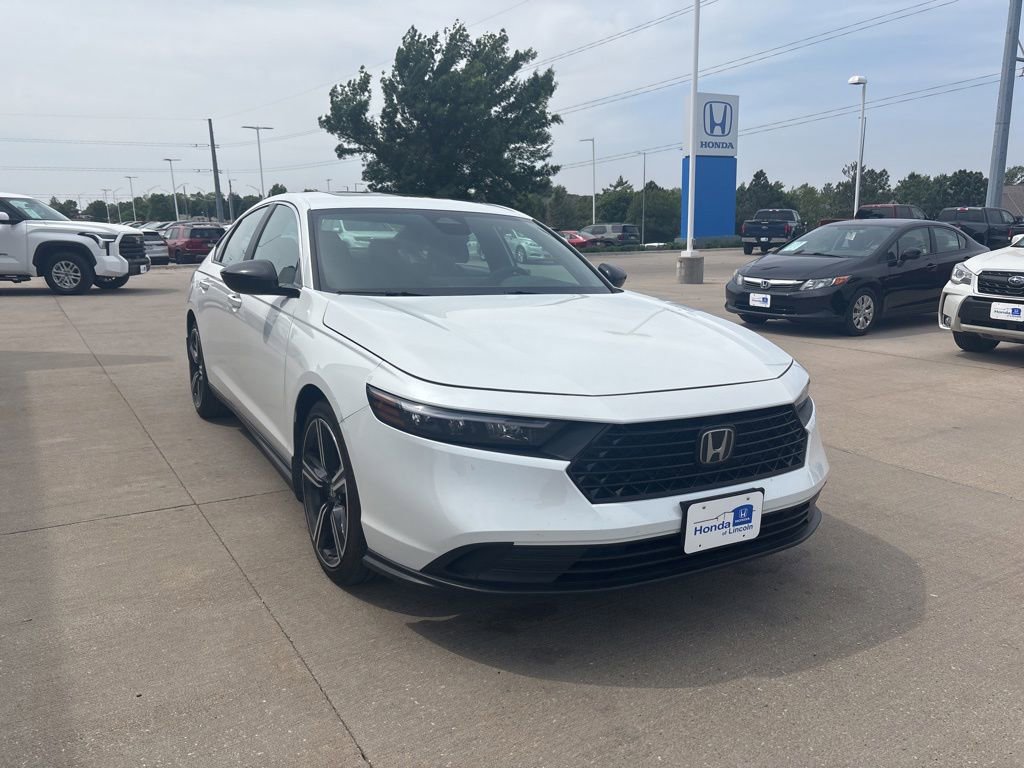 Used 2023 Honda Accord Sport image 3