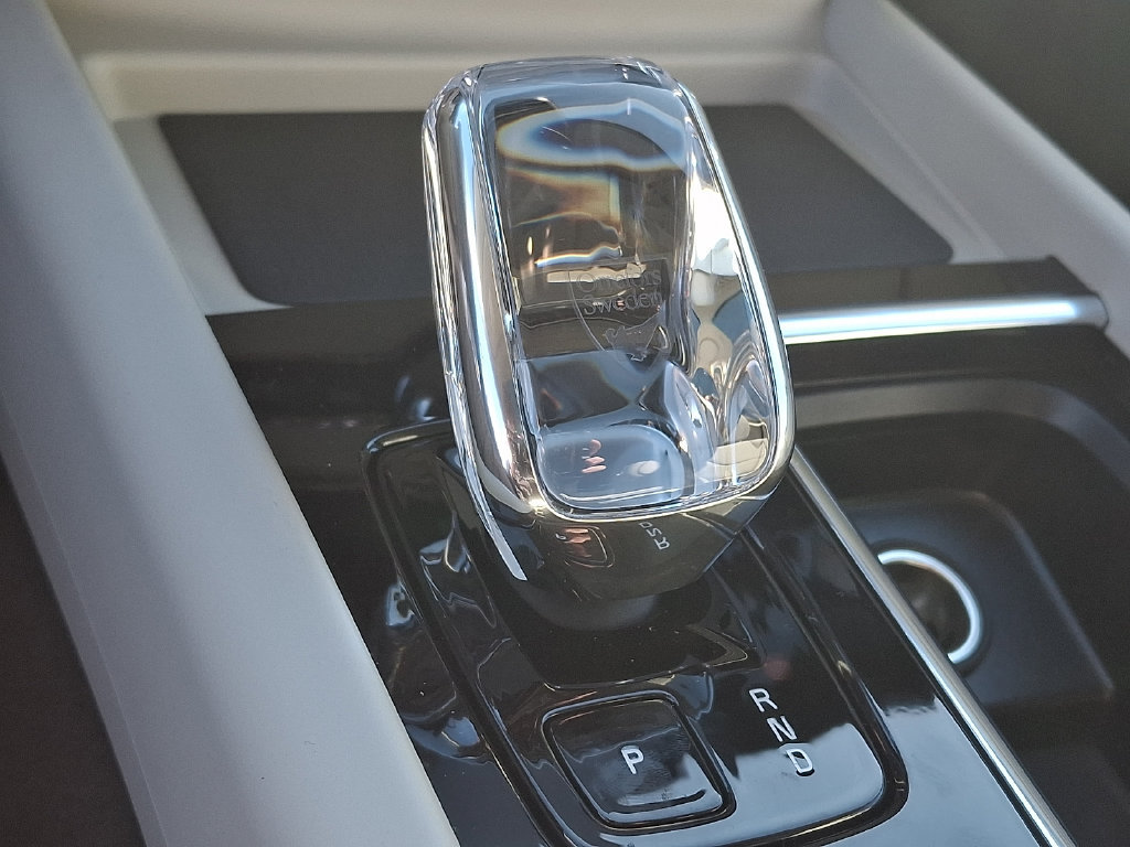 New 2027 Volvo XC60 B5 Ultra AWD/4WD image 12