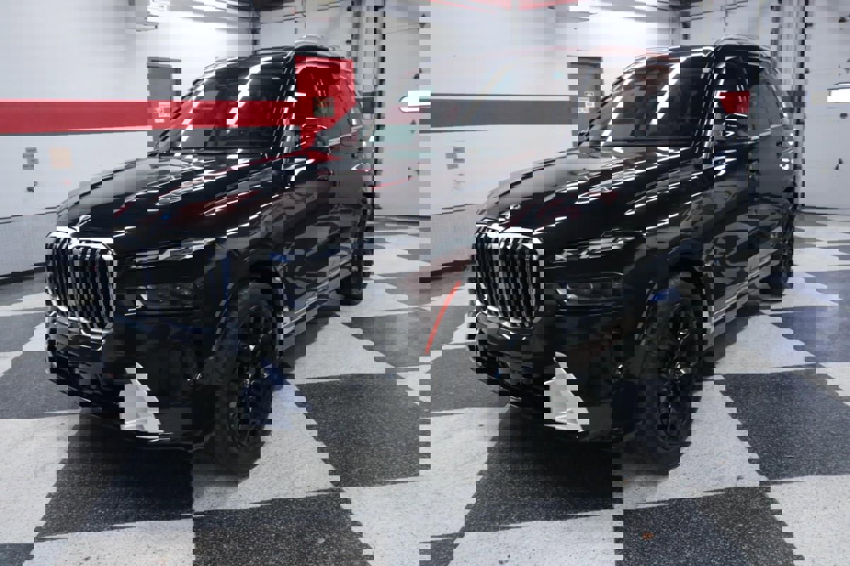 Used 2023 BMW X7 xDrive40i w/ Premium Package image 6