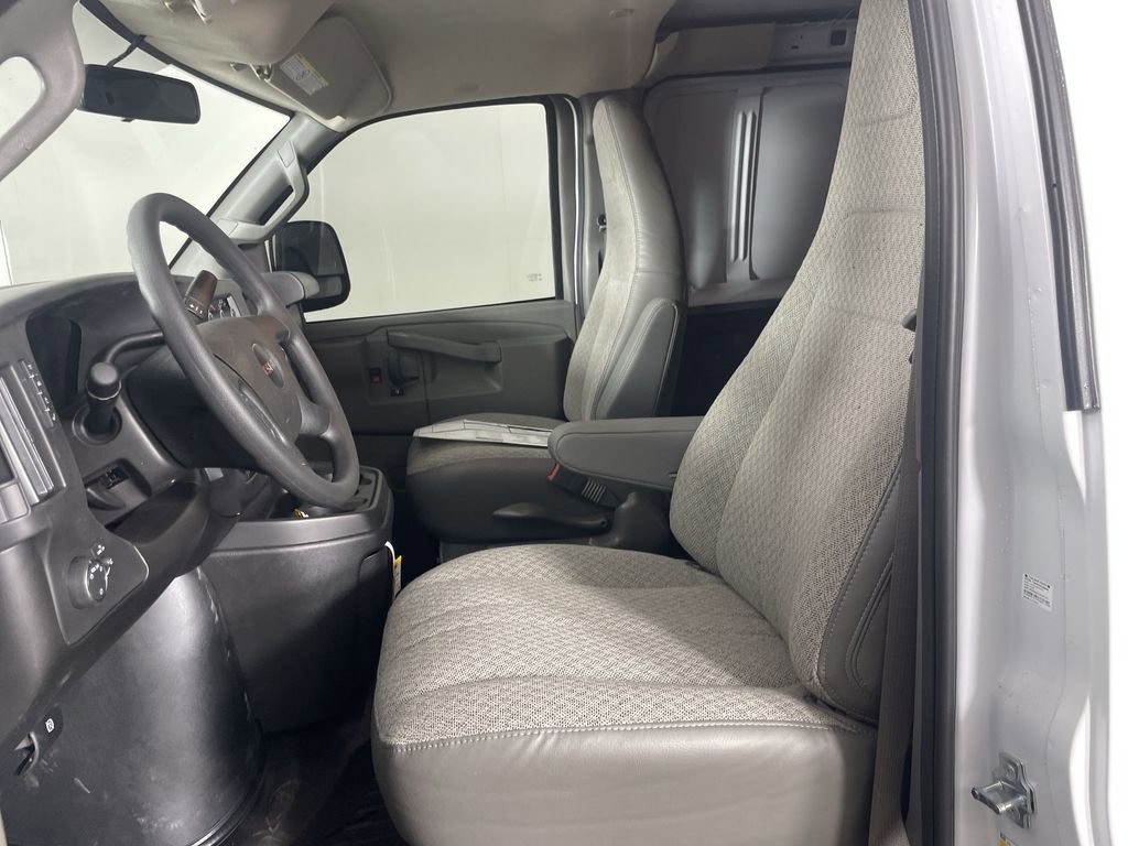 New 2025 GMC Savana 3500 Extended w/ Driver Convenience Package image 17