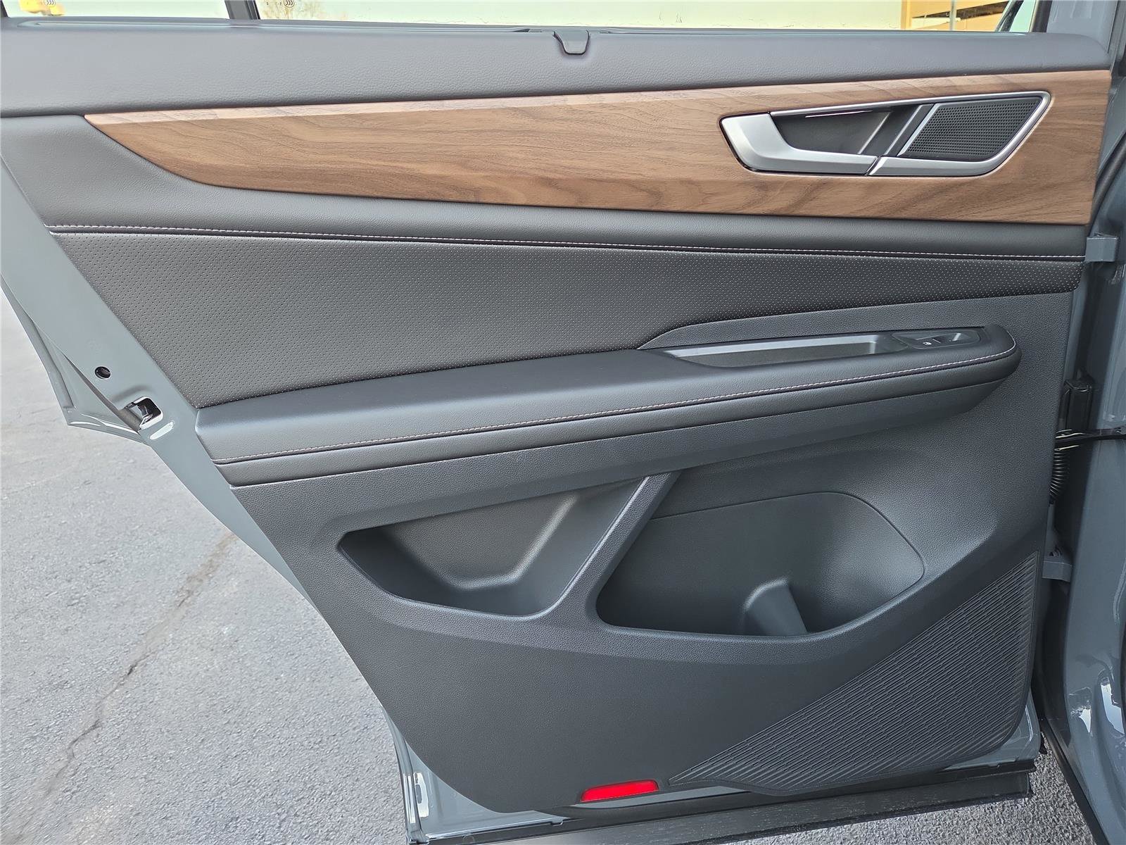 New 2026 Volkswagen Atlas SE image 23