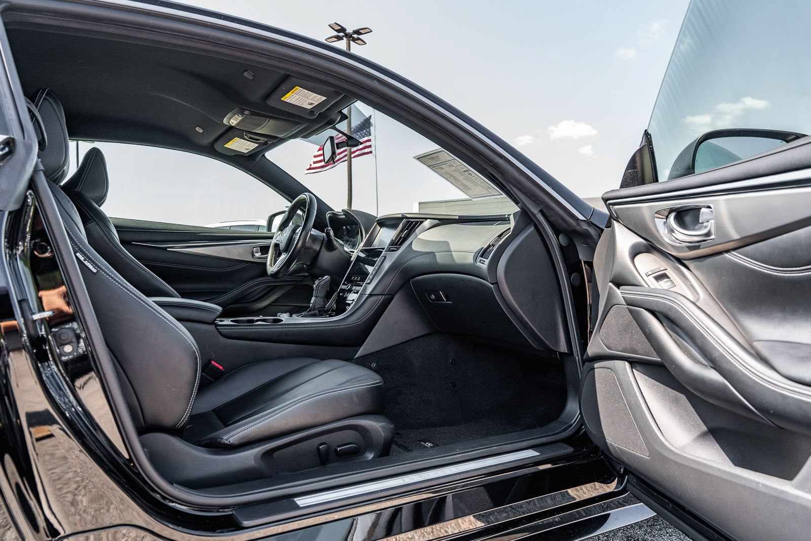 Used 2019 INFINITI Q60 3.0t w/ Cargo Package RWD image 11