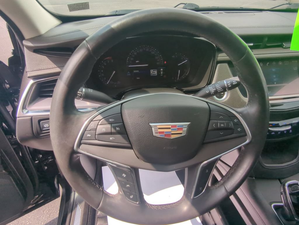 Used 2017 Cadillac XT5 Luxury w/ Driver Awareness Package AWD/4WD image 15