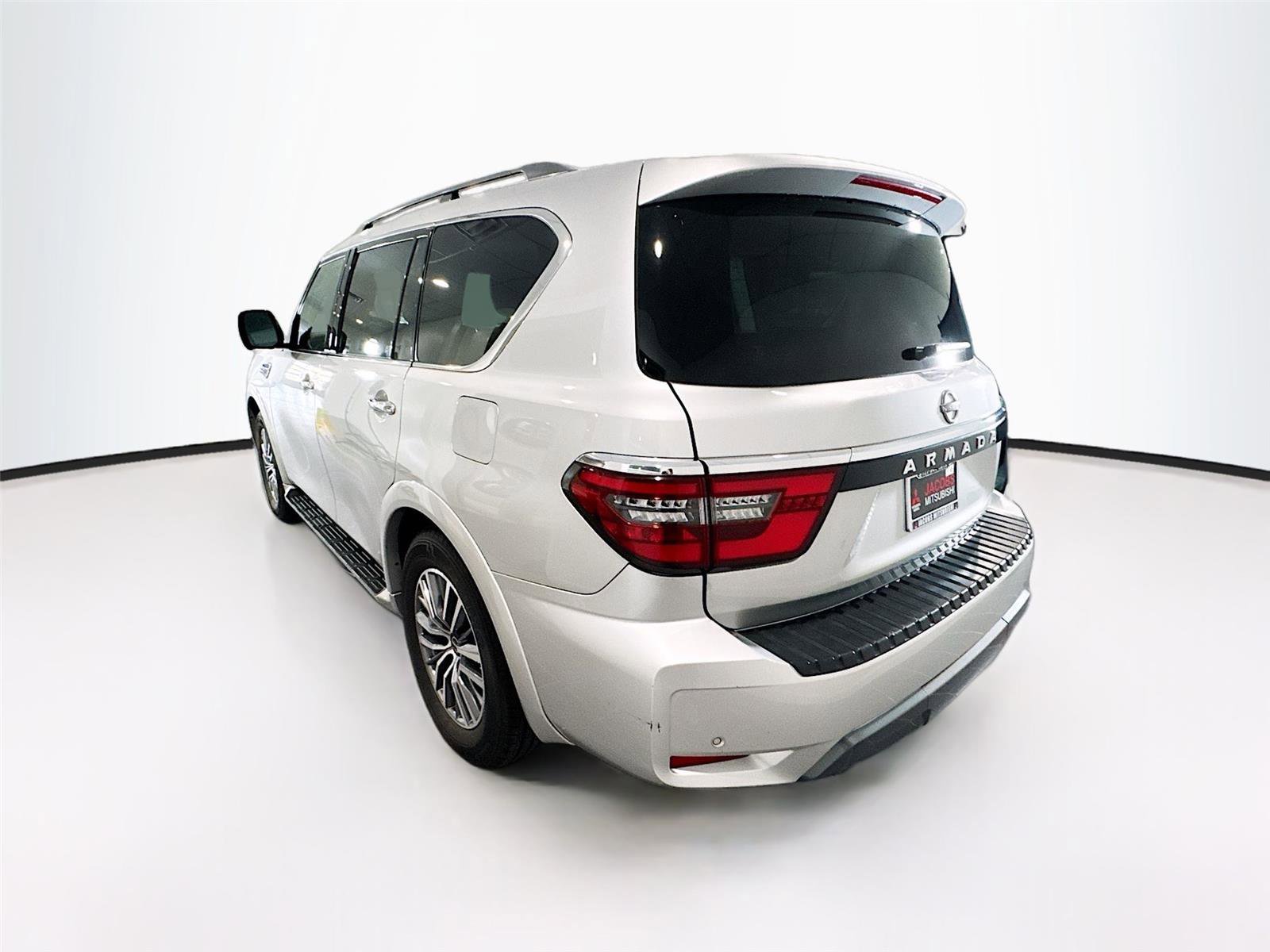 Used 2023 Nissan Armada SL image 3
