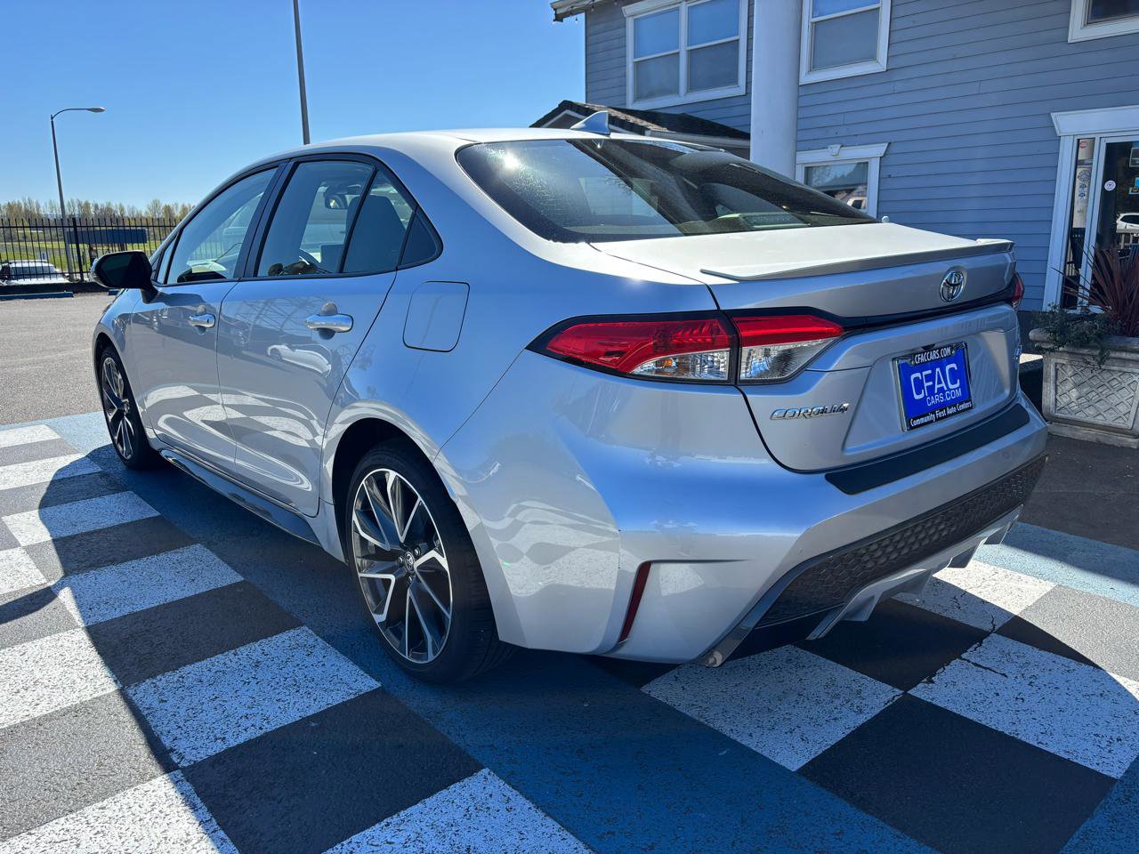 Used 2020 Toyota Corolla SE FWD image 3