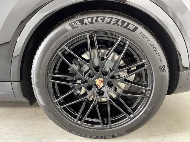 New 2026 Porsche Cayenne E-Hybrid Coupe image 17