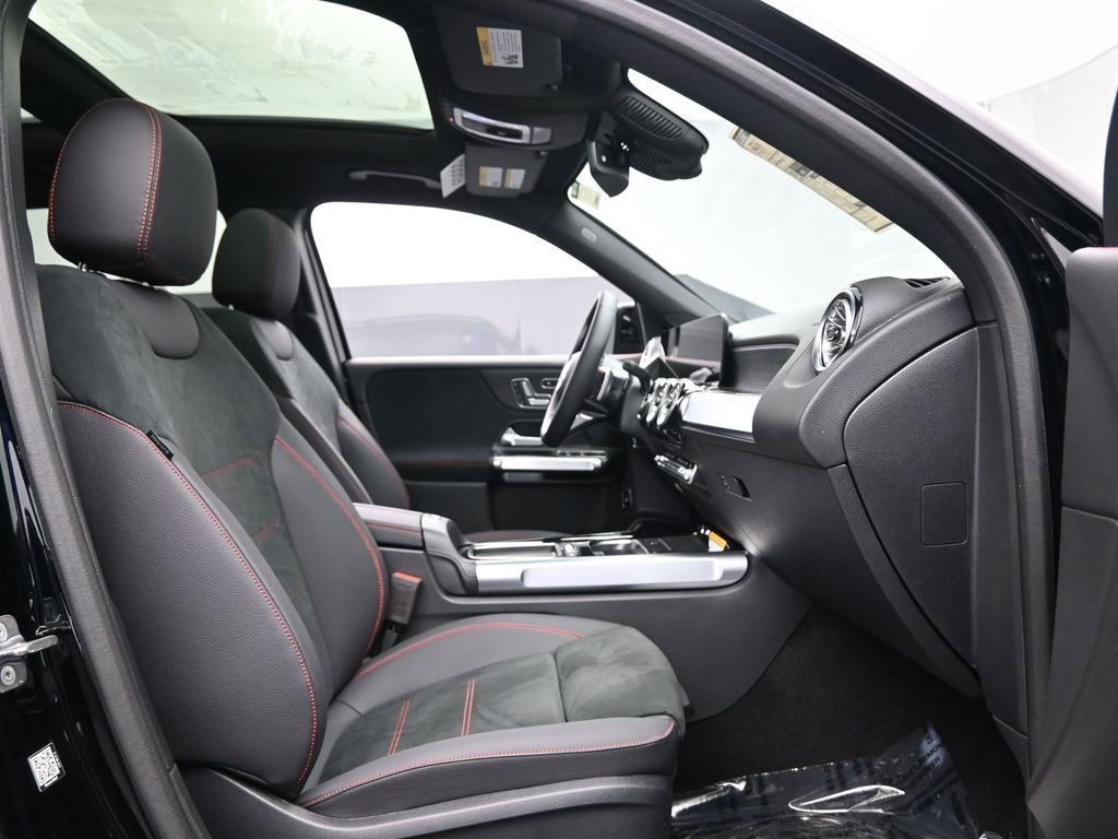 New 2026 Mercedes-Benz GLB 250 4MATIC image 27