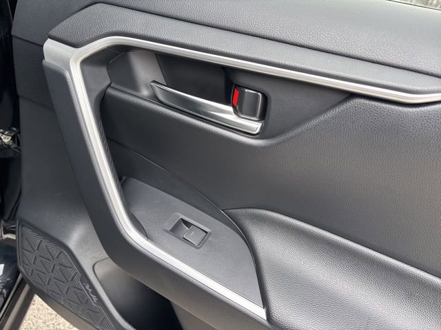 Used 2023 Toyota RAV4 XLE Premium image 15
