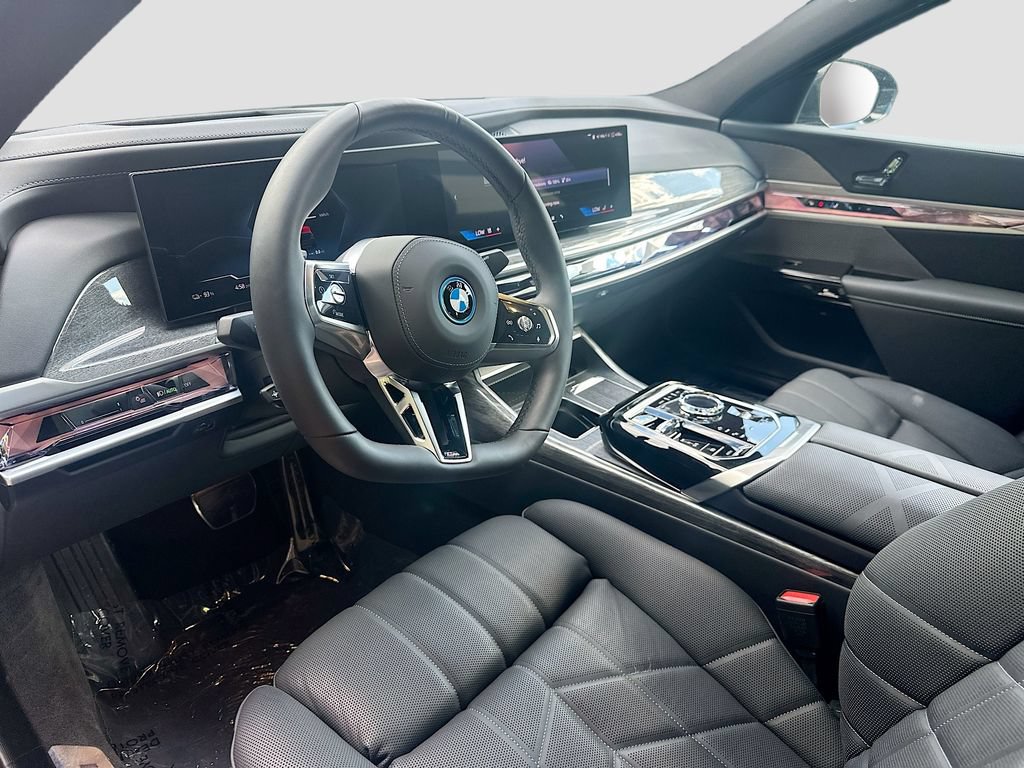 Used 2025 BMW i7 xDrive60 AWD/4WD image 9