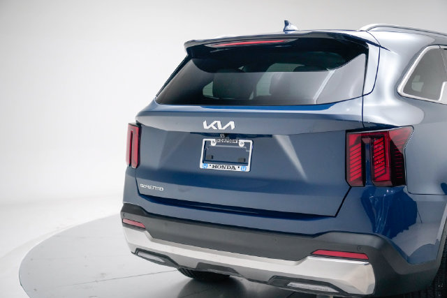 Used 2025 Kia Sorento SX FWD image 10