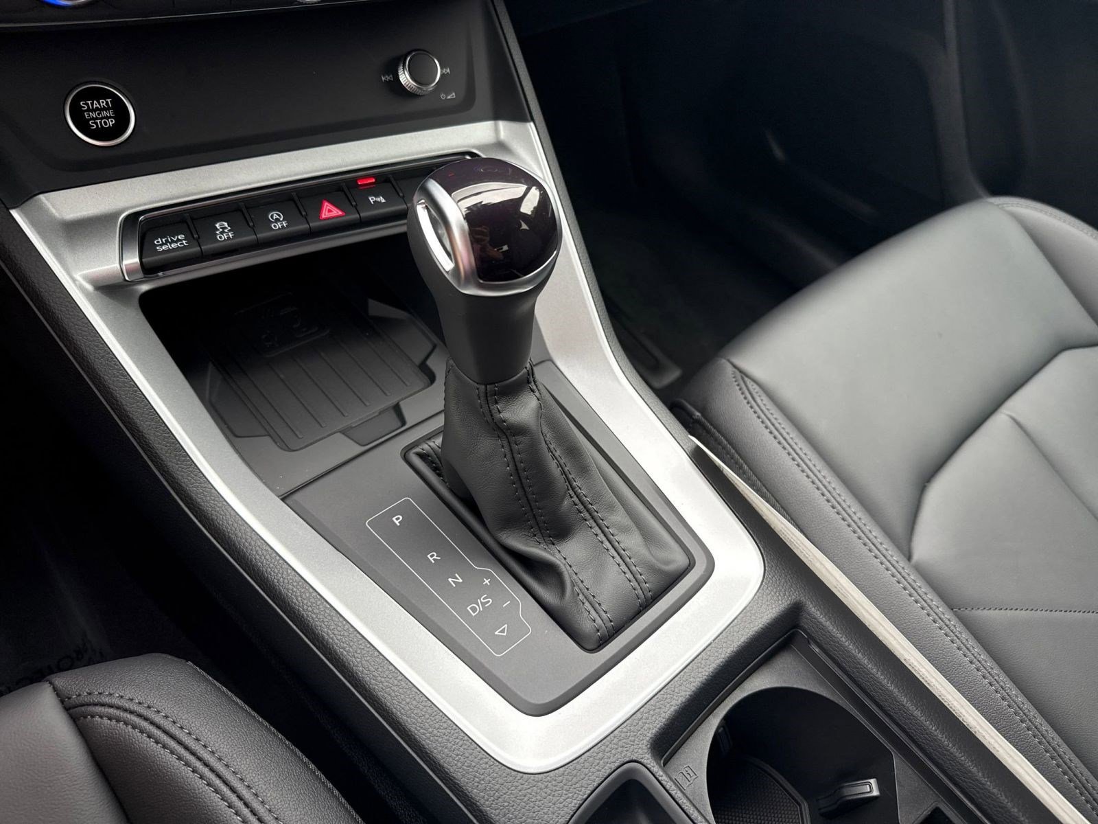 New 2025 Audi Q3 2.0T Premium image 18