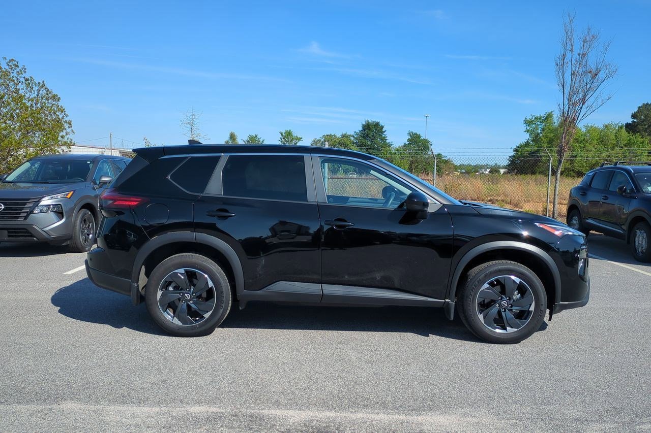 Certified 2024 Nissan Rogue SV FWD image 2