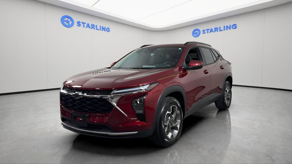 Certified 2025 Chevrolet Trax LT w/ Driver Confidence Package image 16