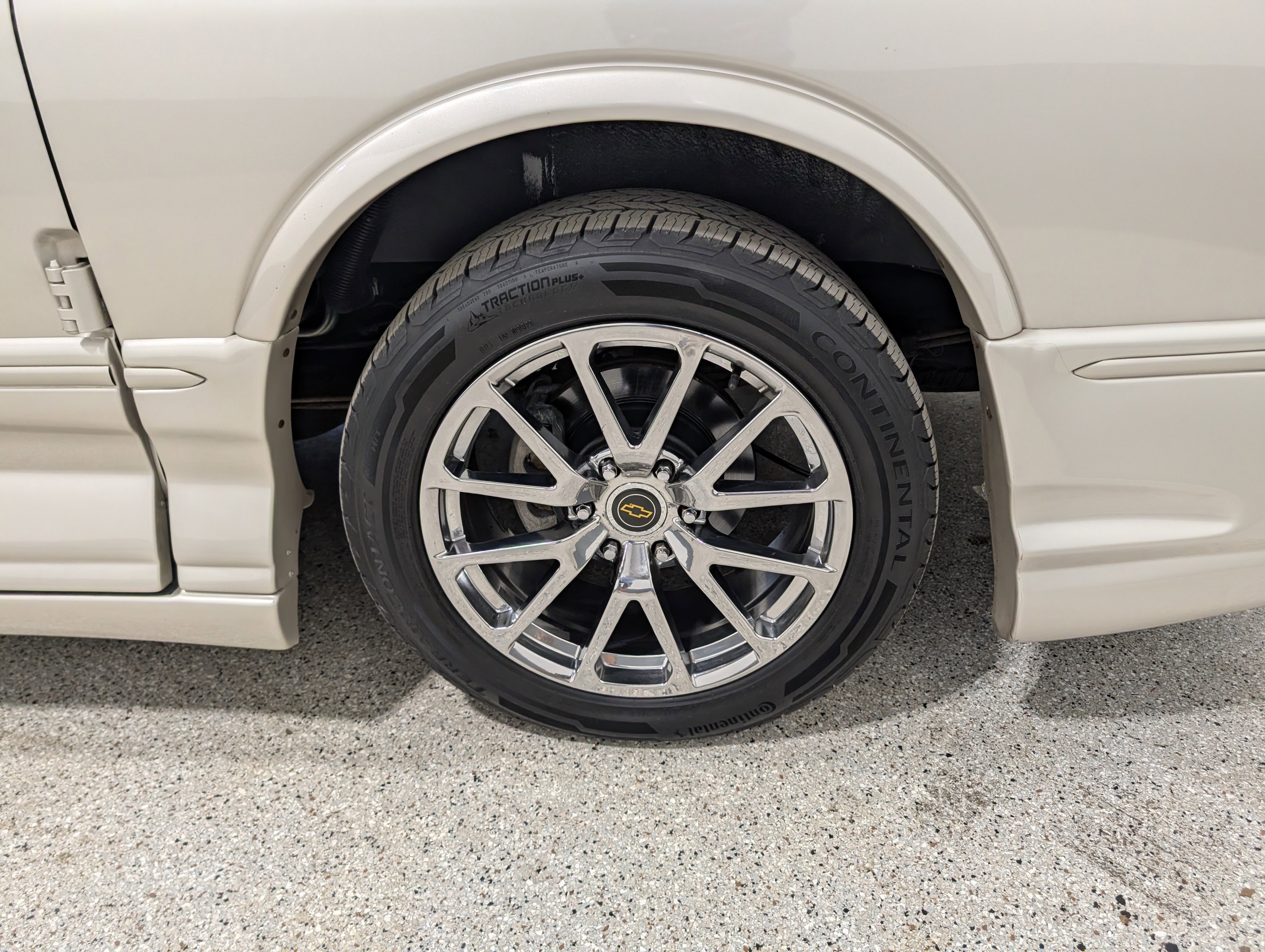 Used 2014 Chevrolet Express 1500 AWD image 10