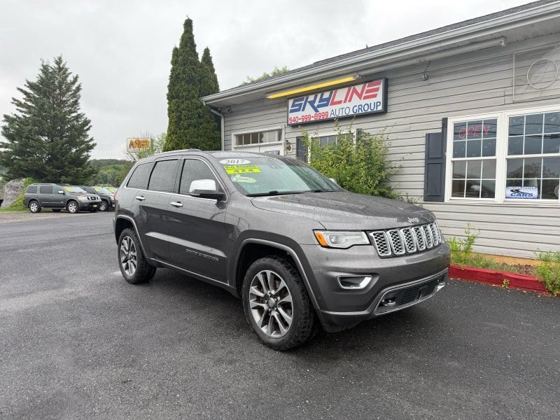 Used 2017 Jeep Grand Cherokee Overland w/ Jeep Active Safety Group AWD/4WD image 5