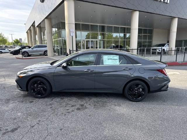 New 2026 Hyundai Elantra SEL Sport Premium FWD image 4