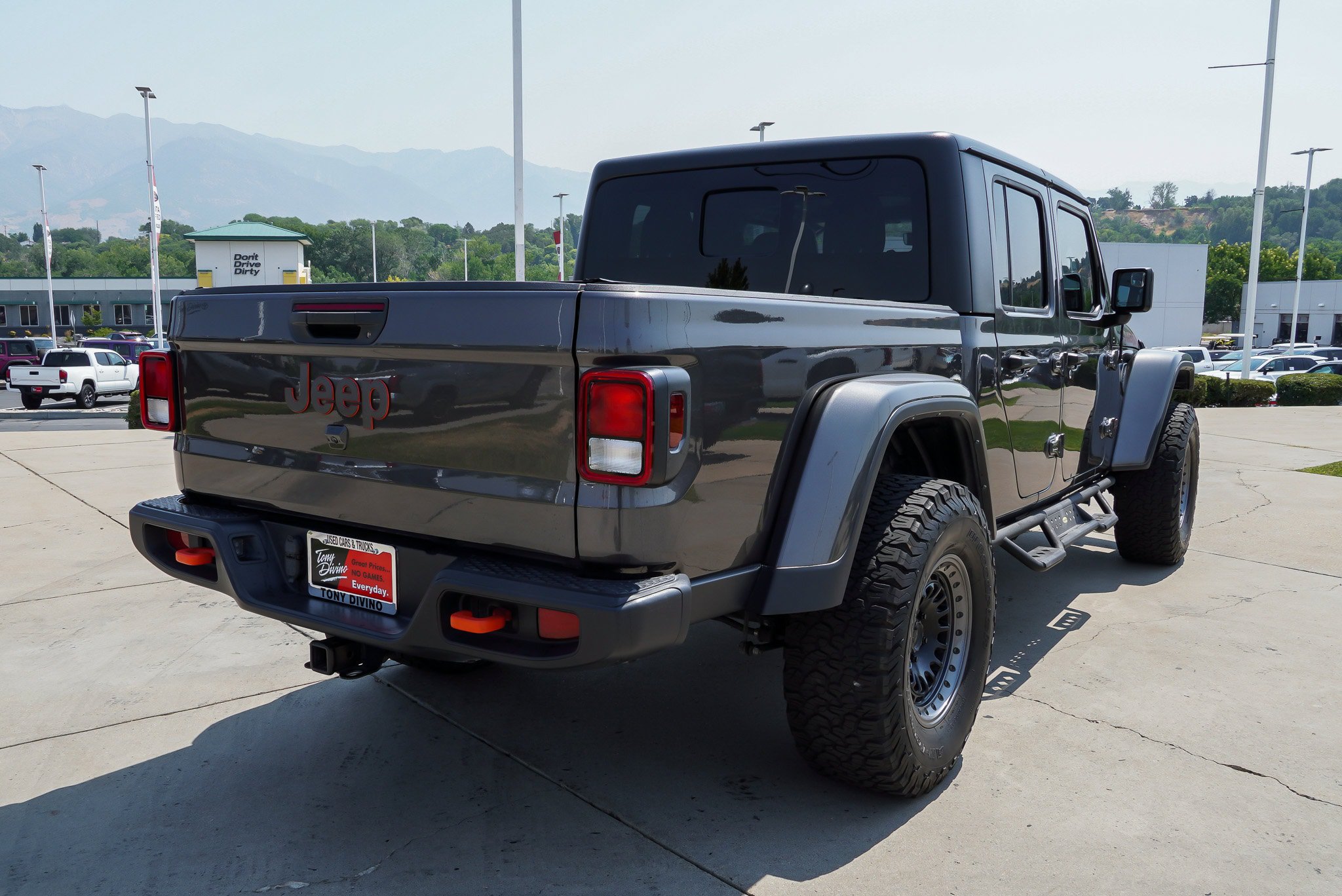 Used 2023 Jeep Gladiator Mojave w/ Trailer Tow Package AWD/4WD image 8