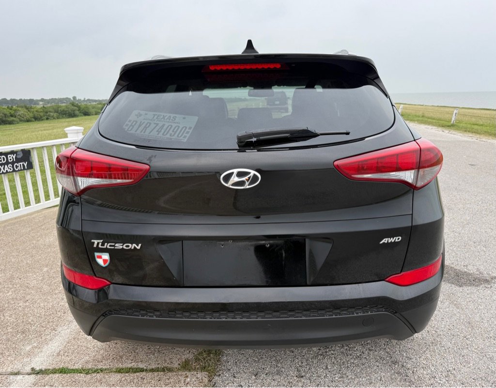 Used 2017 Hyundai Tucson SE Plus w/ Cargo Package AWD/4WD image 6