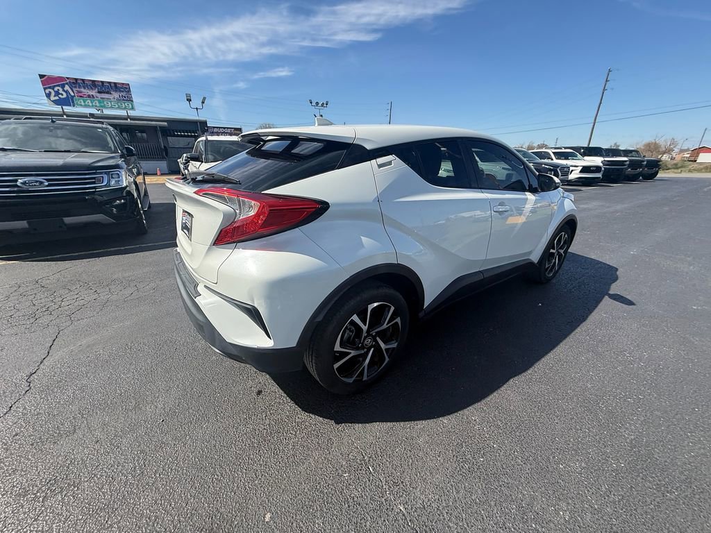 Used 2018 Toyota C-HR XLE image 3