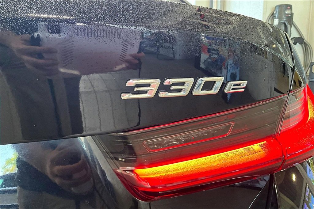 Used 2024 BMW 330e xDrive image 21