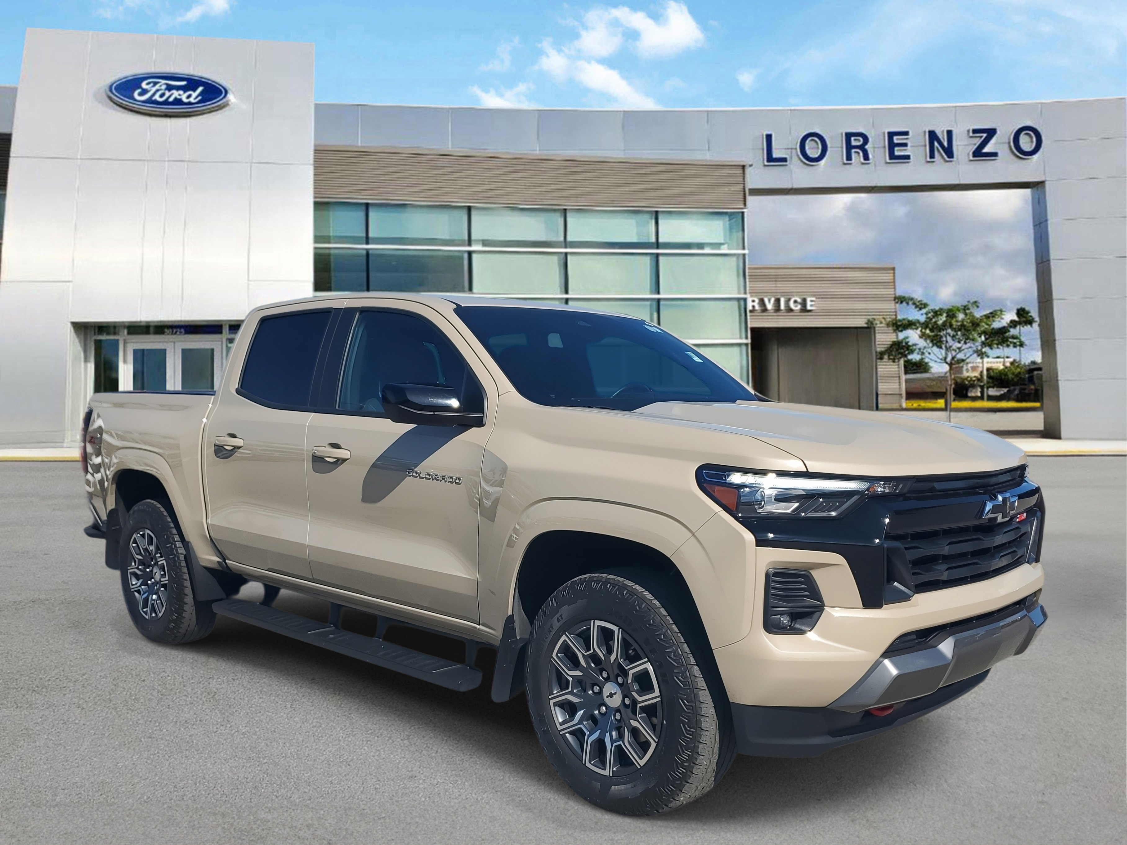 Used 2023 Chevrolet Colorado Z71 w/ Z71 Convenience Package 2 image 3