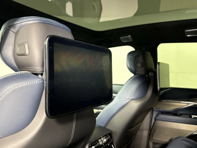 New 2025 Cadillac Escalade IQ Luxury 2 AWD/4WD image 28