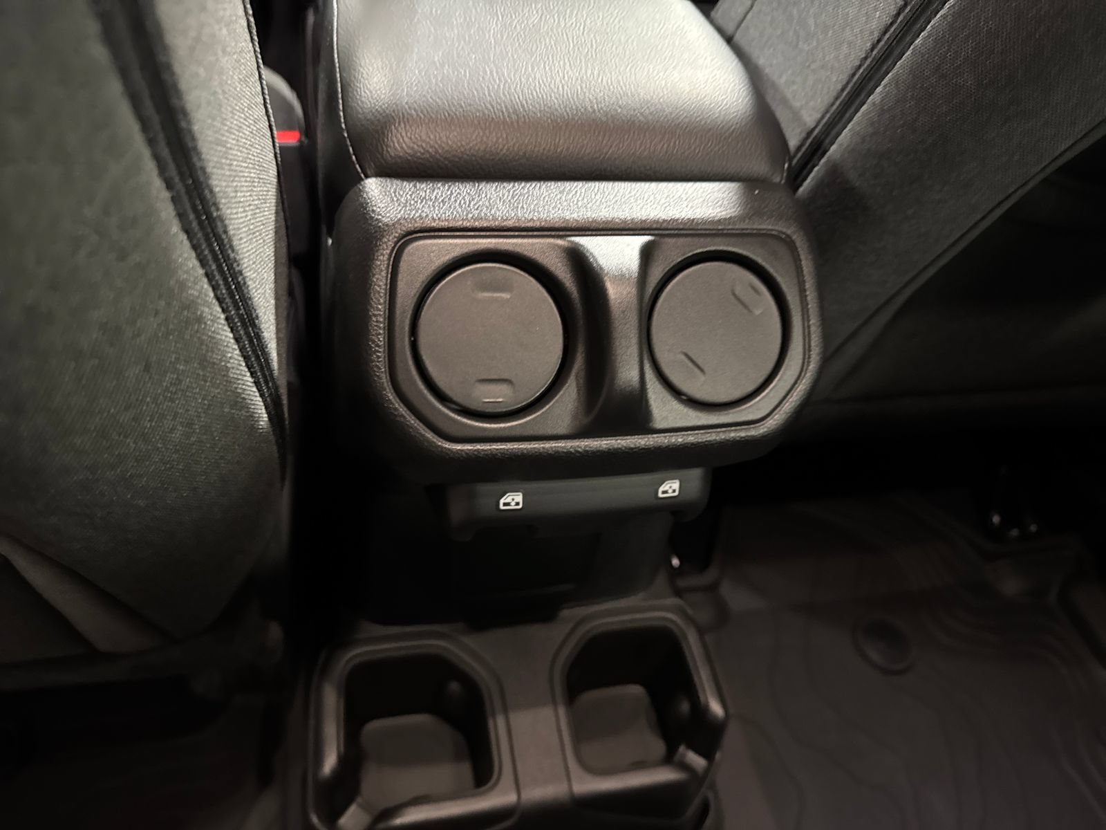 Used 2025 Jeep Wrangler Unlimited Sport AWD/4WD image 30