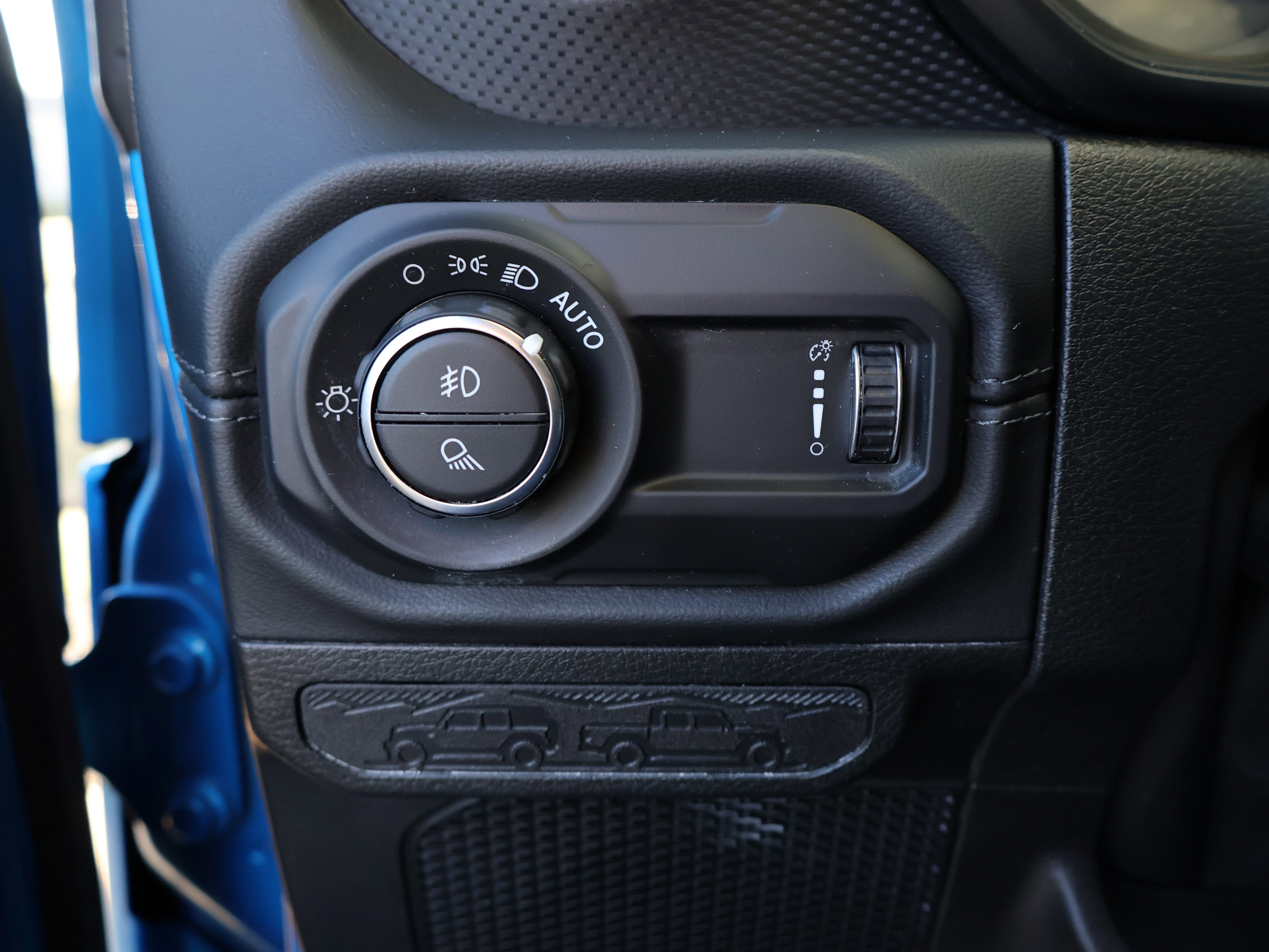 Used 2024 Jeep Gladiator Mojave w/ Technology Group image 38