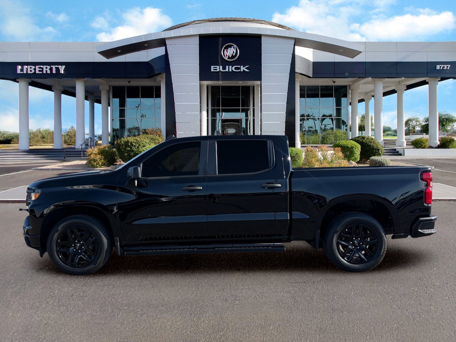 Used 2022 Chevrolet Silverado 1500 Custom w/ LPO, Dark Essentials Package RWD image 7