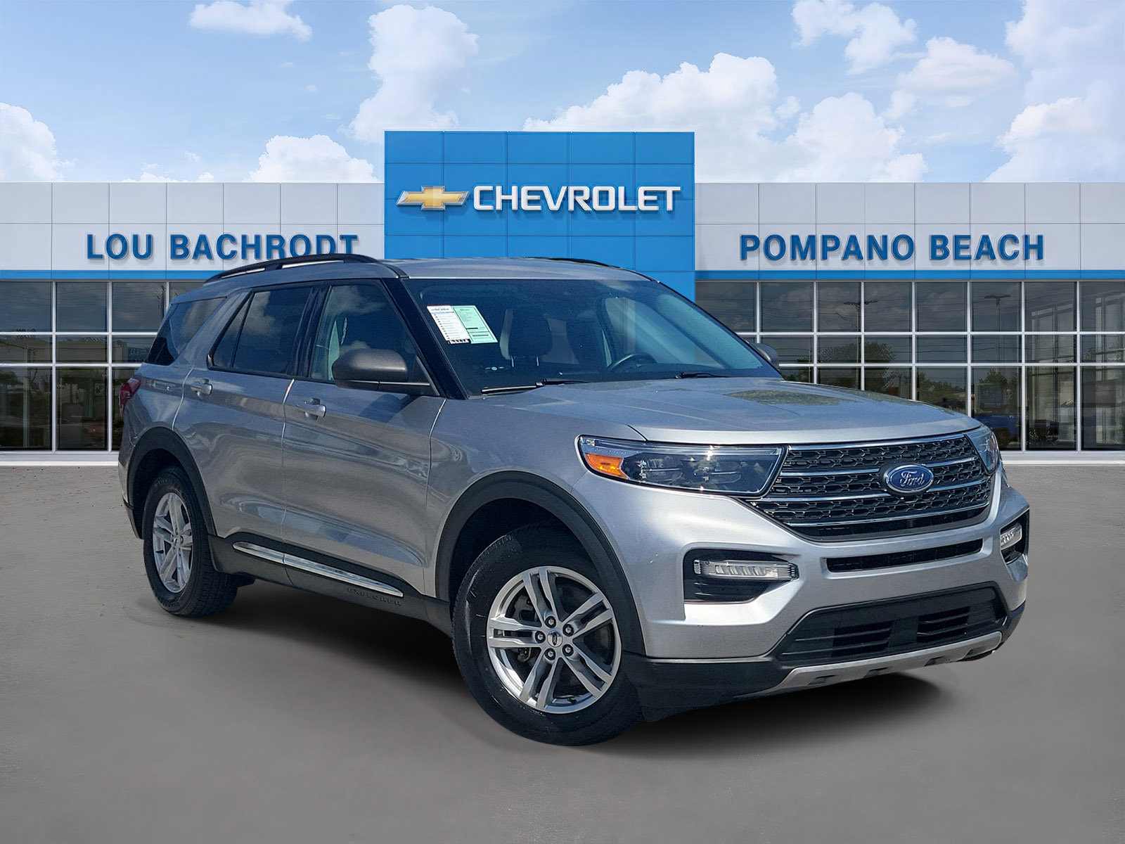 Used 2023 Ford Explorer XLT w/ Equipment Group 202A image 1