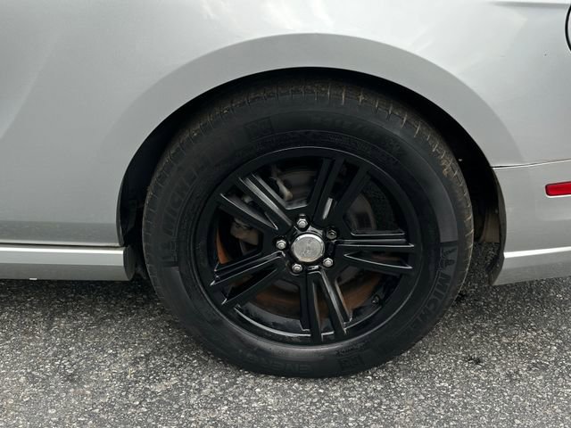 Used 2013 Ford Mustang Coupe RWD image 11