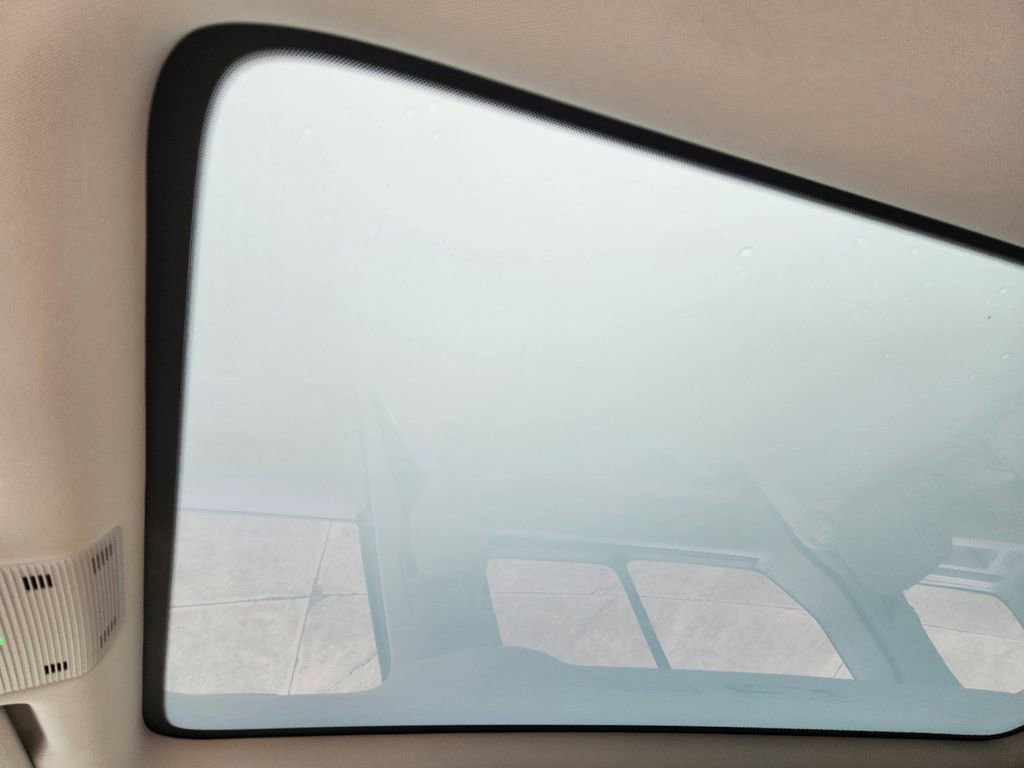 New 2025 Volkswagen ID. Buzz 1st Edition image 20