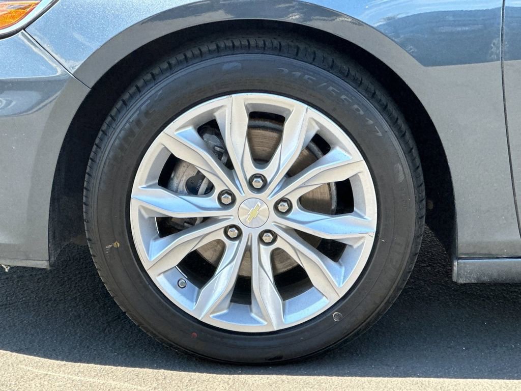 Used 2020 Chevrolet Malibu LT FWD image 23