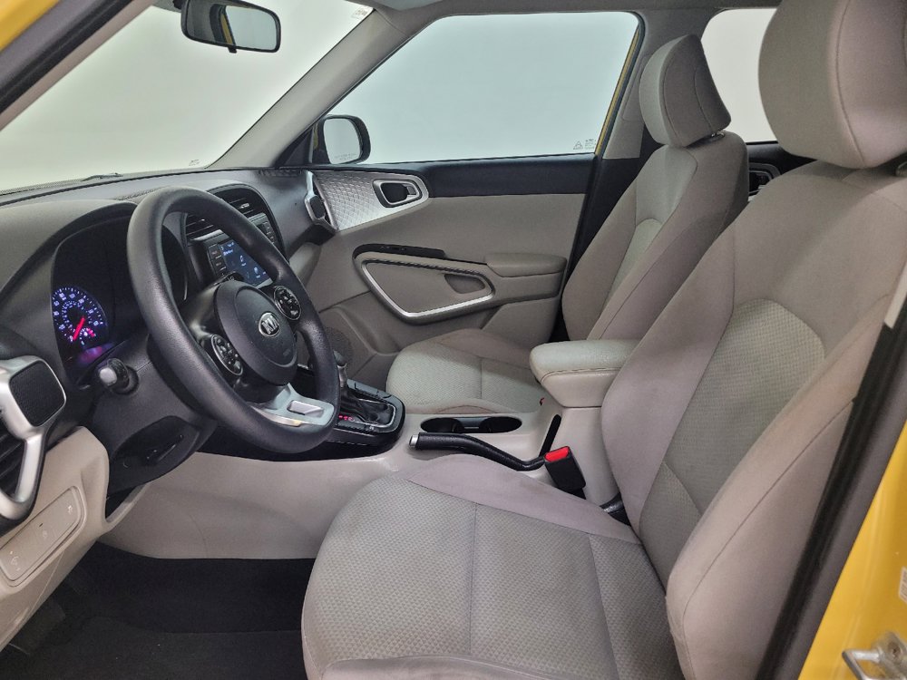 Used 2020 Kia Soul LX FWD image 17