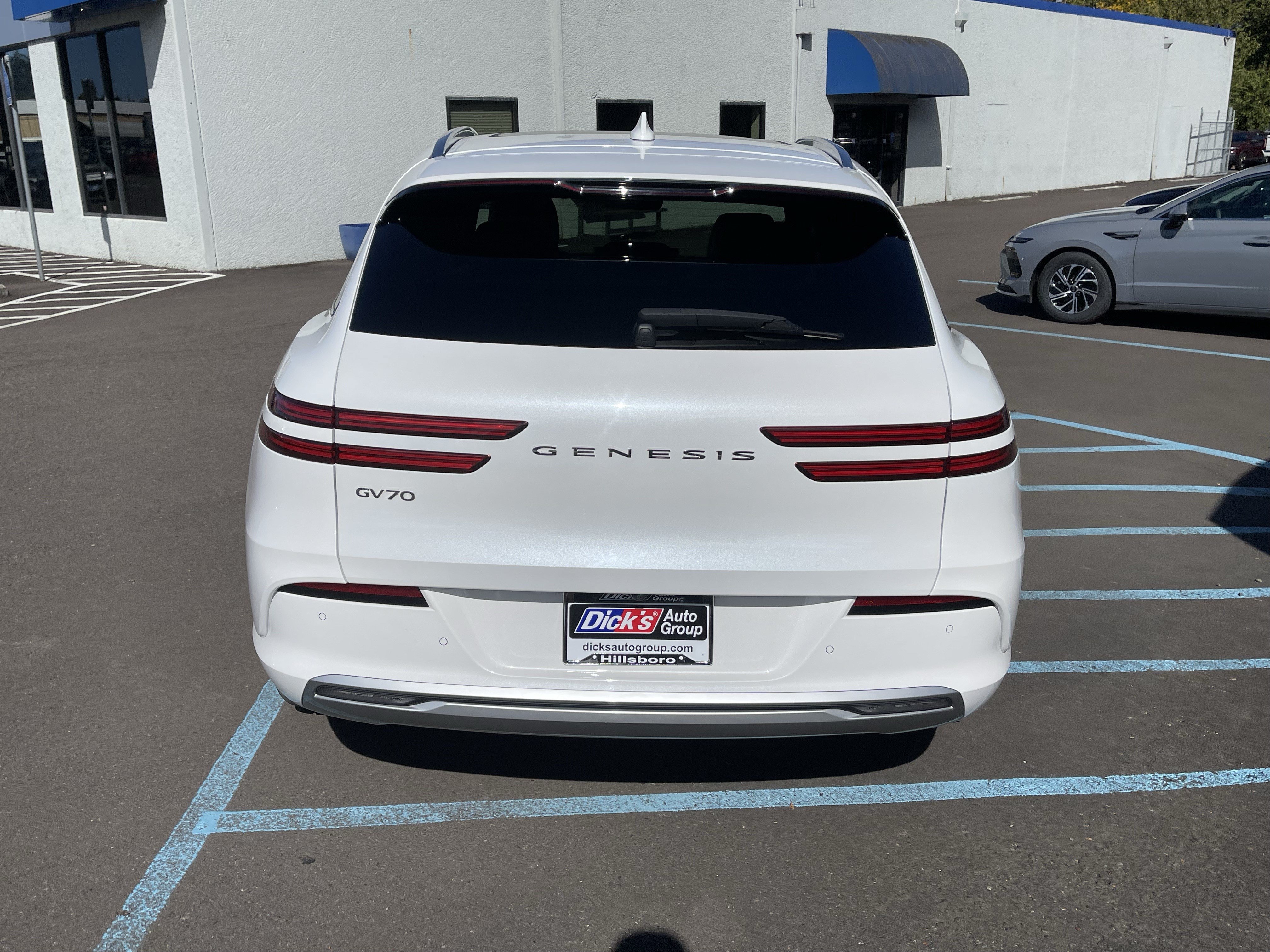 Used 2025 Genesis Electrified GV70 AWD/4WD image 4