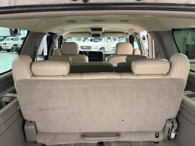 Used 2000 GMC Yukon XL 2500 SLT w/ SLT Marketing Opt Pkg AWD/4WD image 18