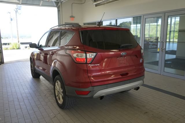 Used 2018 Ford Escape SE w/ SE Sync 3 Package AWD/4WD image 11