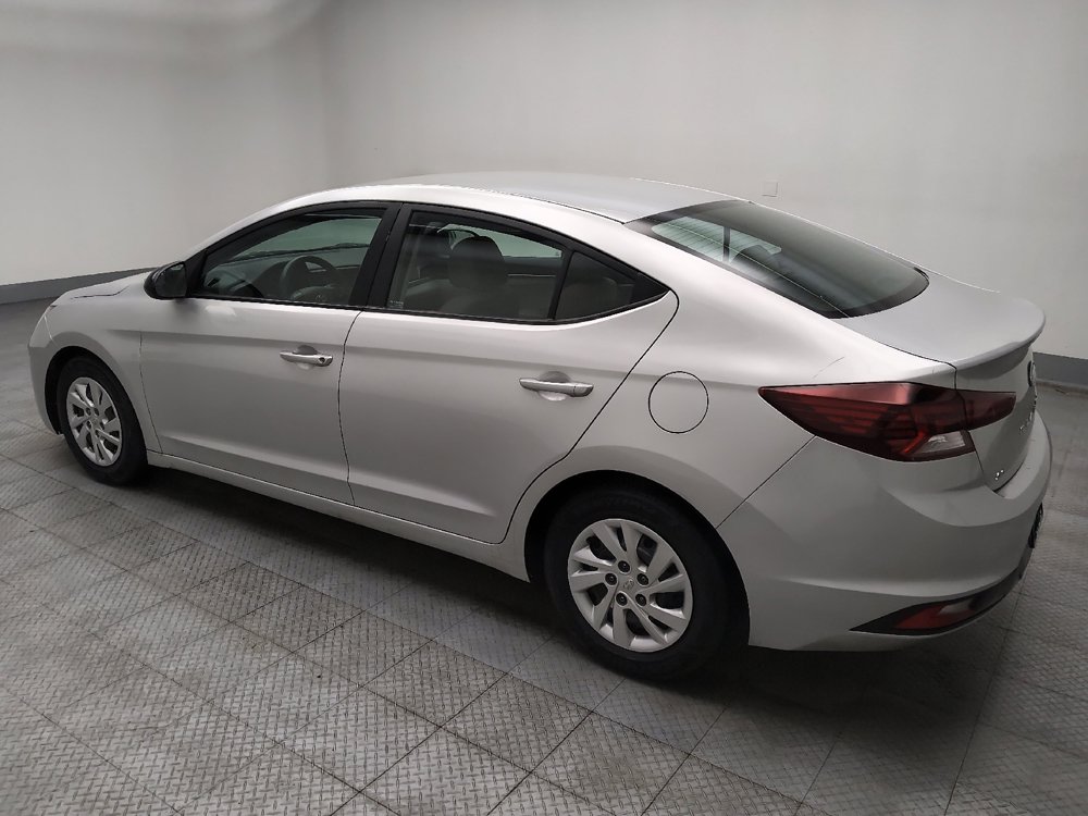 Used 2019 Hyundai Elantra SE FWD image 3