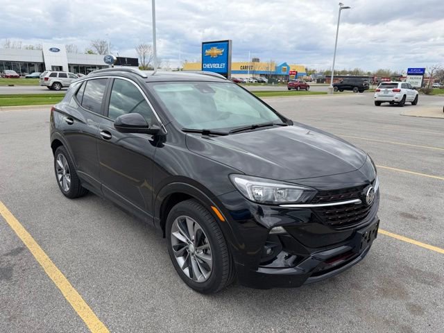 Used 2023 Buick Encore GX Select w/ Sport Touring Package FWD image 3
